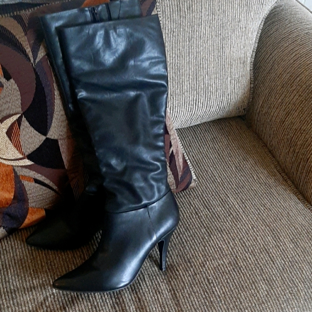 Pesaro 3" Ladies Size 7.5 Black Dress Boot